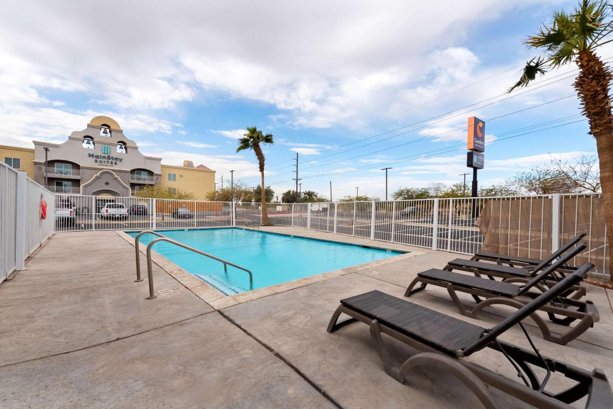 Comfort Inn & Suites El Centro I-8 Экстерьер фото