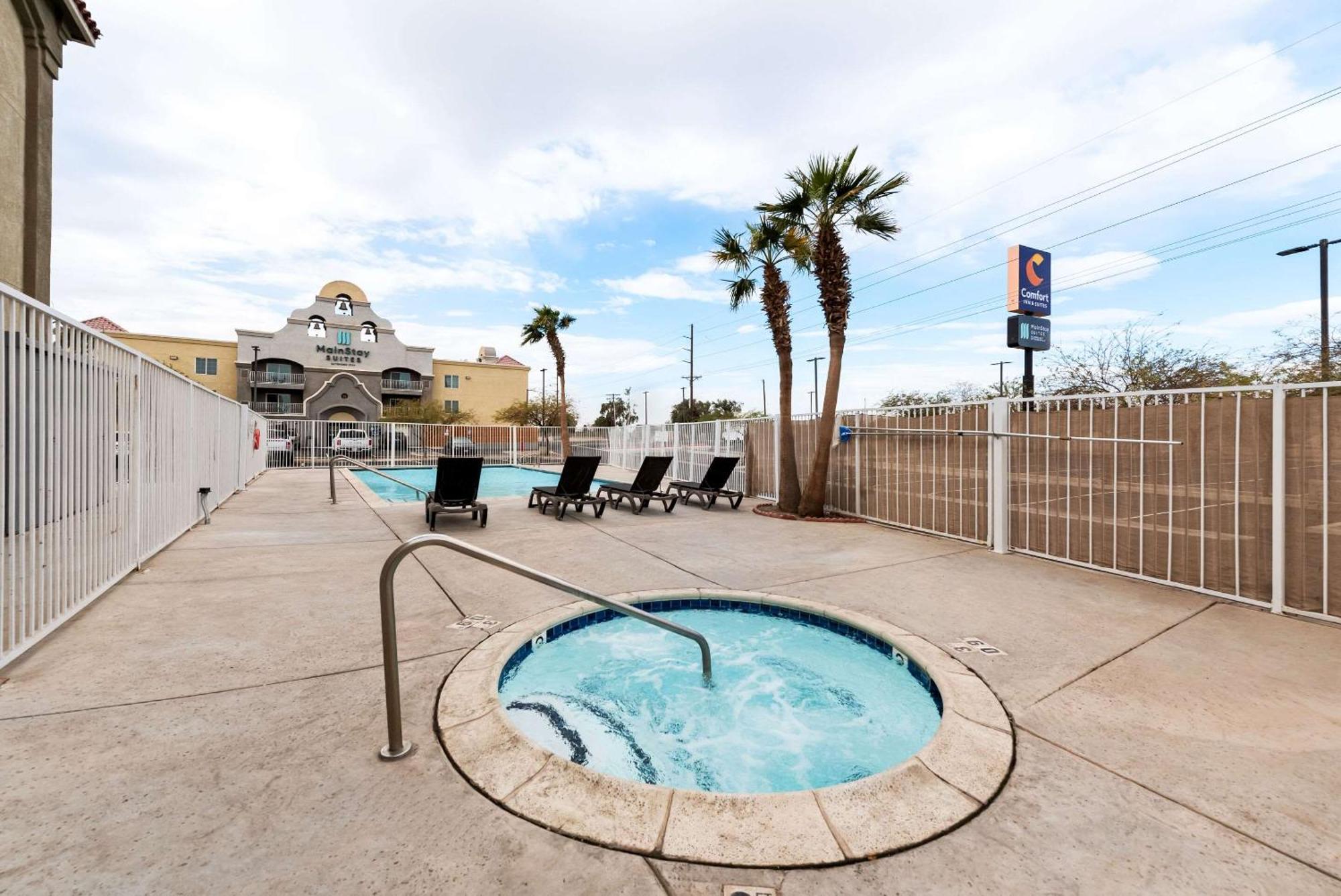 Comfort Inn & Suites El Centro I-8 Экстерьер фото